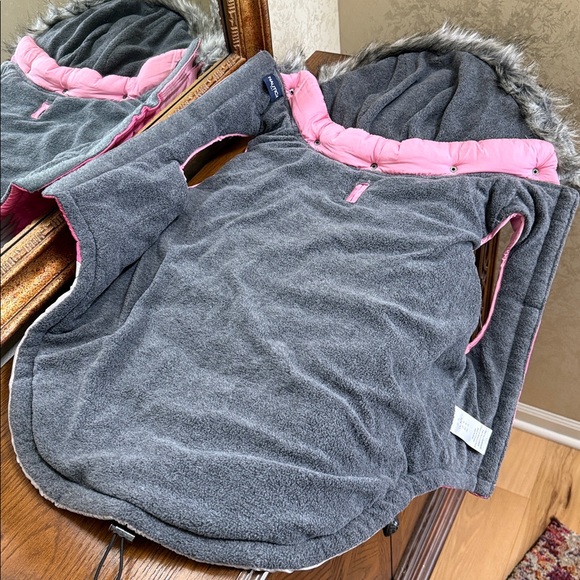 Nautica Dog puffer jacket with removeable faux fur hood. Size XL. Pinks & Gray. - Picture 11 of 16